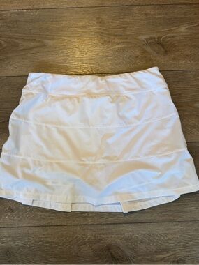Taylor Jordan White Golf Tennis Skirt Skort Size 10 EUC